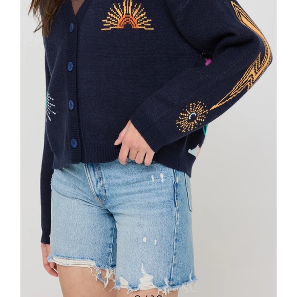 Colorful Graphic Sweater with Grateful Design - Picture 2 of 6